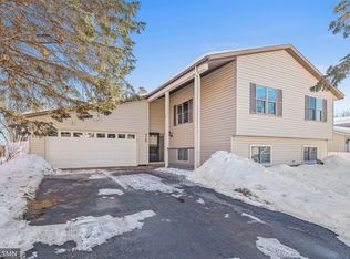 9105 79th St S, Cottage Grove, MN 55016