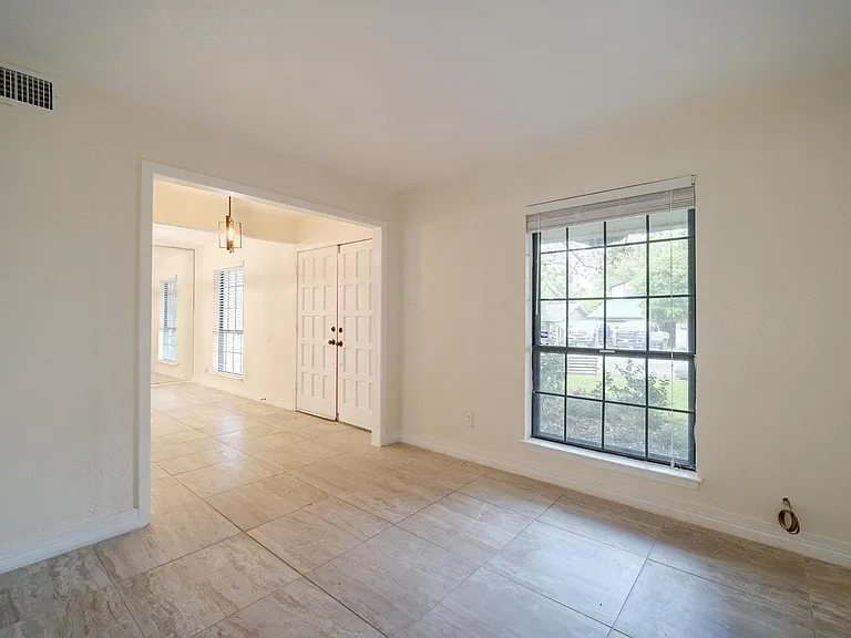 10509 Doering Ln — Photo 5