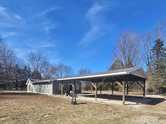 3rd image of 3060 Snyder Rd