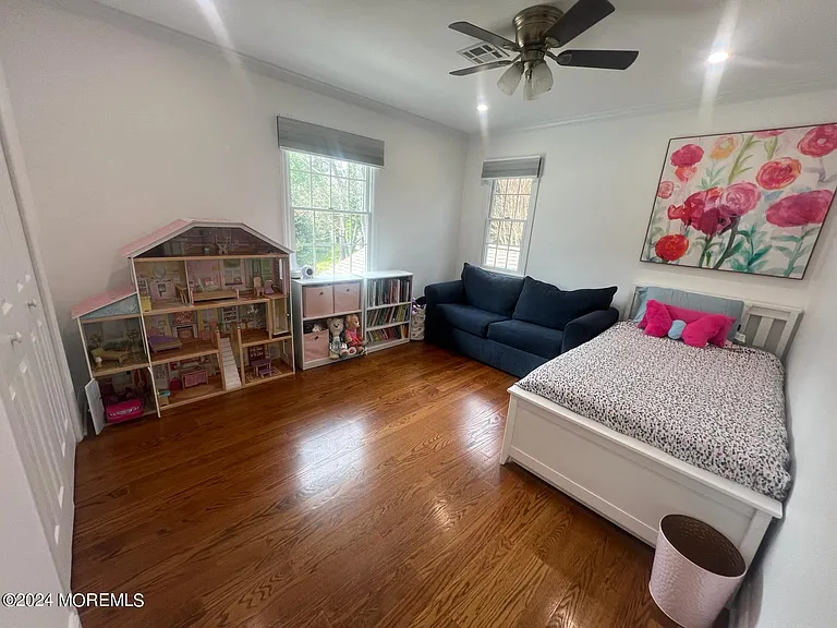 1578 N Bay Ave — Photo 49