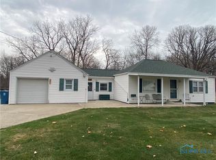 5855 Bryan Rd, Oregon, OH 43616