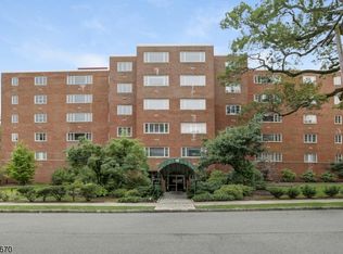 10 Euclid Ave APT 404, Summit, NJ 07901