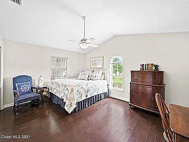 136 10th Ave — Photo 12