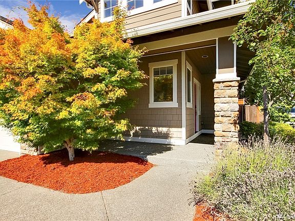 Welcoming covered front porch.
