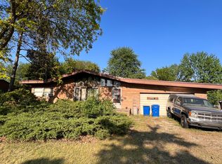 3932 Clintonville Rd, Waterford, MI 48329