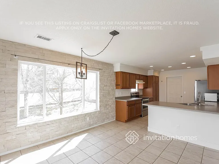 4820 Flanders Way — Photo 6