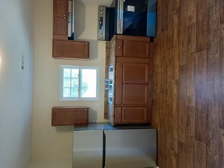 124 West St — Photo 4