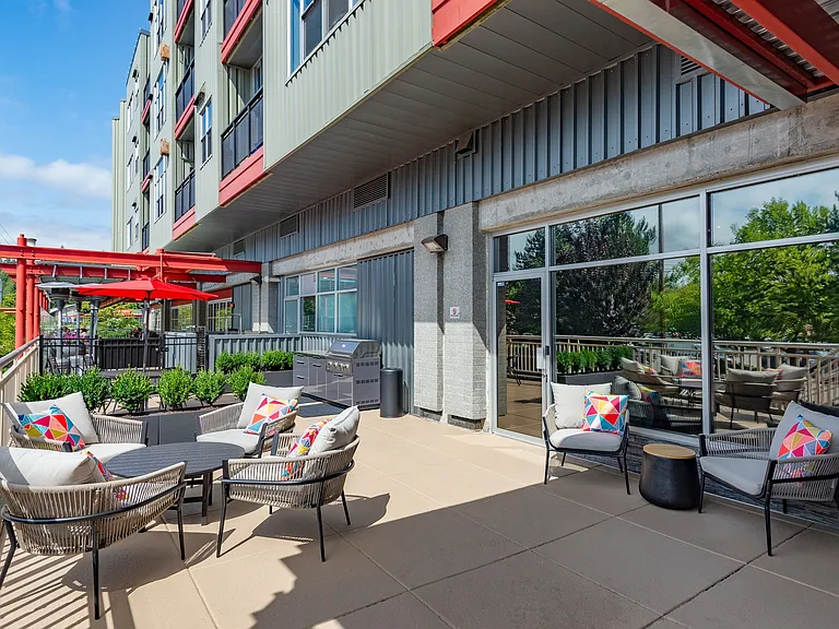 Saffron Apartments — Photo 16