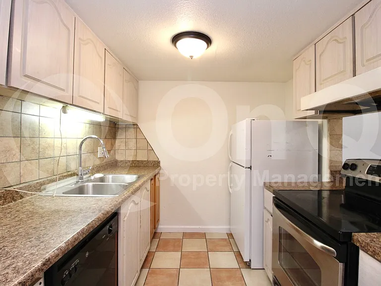 3409 W Echo Ln — Photo 5