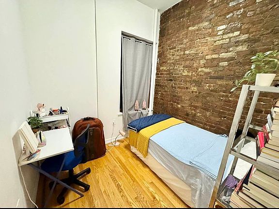 3rd image of 134 W 15th St APT 2RE