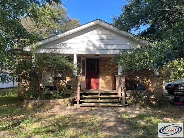 331 N Cherry St, Puryear, TN 38251
