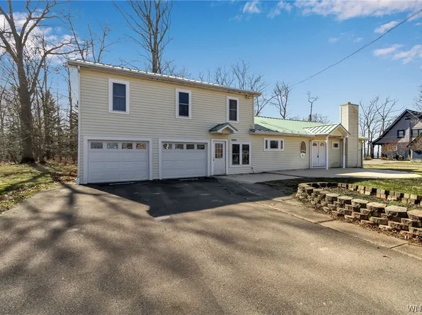 10066 Patterson Ln, Fredonia, NY 14063