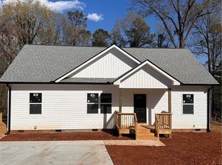 157 Poplar St, Calhoun, GA 30701