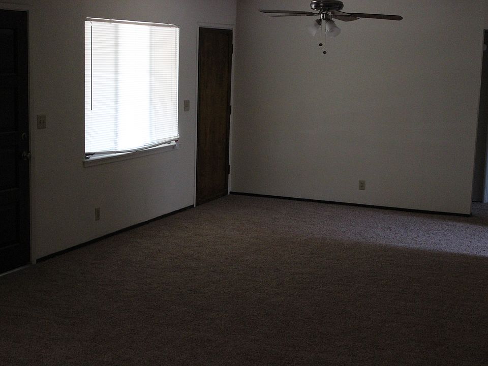 2nd image of 847 Oxford Ave
