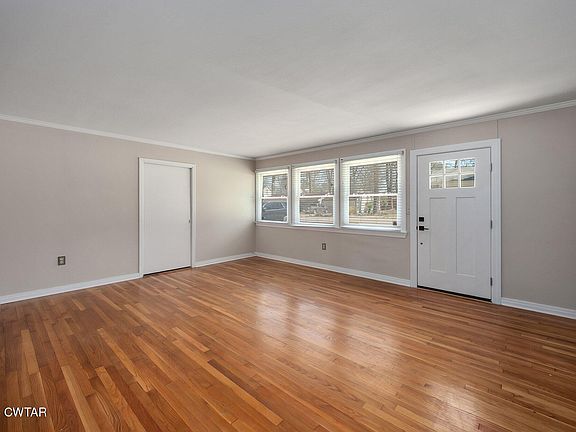 5th image of 247 Russell Rd