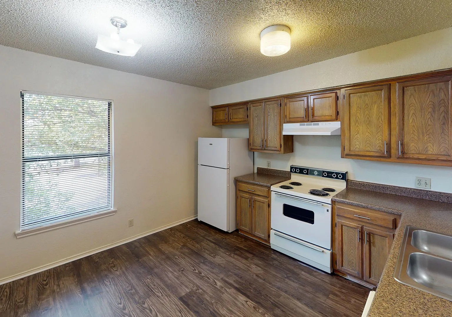 Prairie Oaks Apartments - 2 Bedroom/1 Bath - Walking distance to University of North Texas — Photo 3