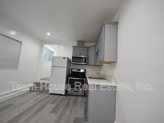 5th image of 7260 Yolanda Ave