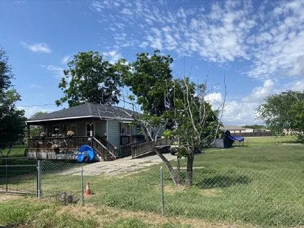 466 N Herbert St, Bloomington, TX 77951