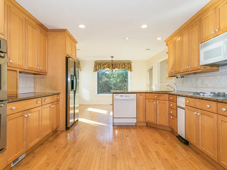 9 Reservoir Rdg — Photo 1