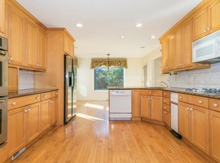 9 Reservoir Rdg, Framingham, MA 01702