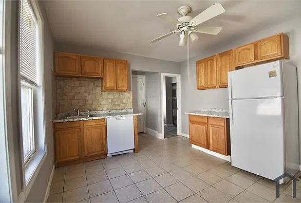 4 bed, $3,700 — Photo 1