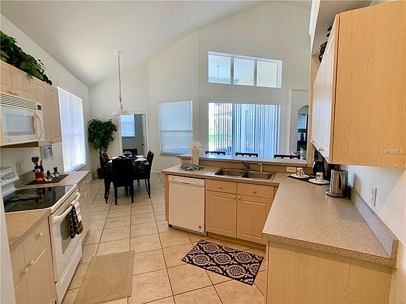 4th image of 8123 Sun Palm Dr