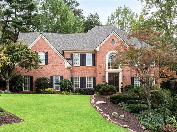 857 Chestnut Lake Dr NE, Marietta, GA 30068