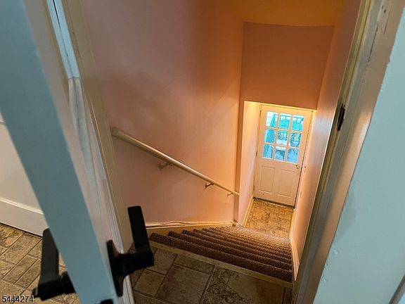 4th image of 22 Wagner Pl Floor 2