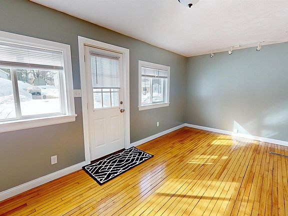 5th image of 1440 Lynn Ave
