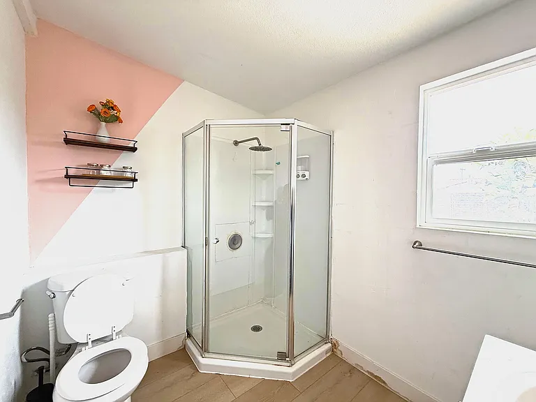 577 Florence St — Photo 25