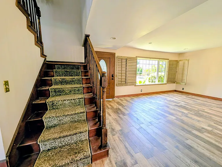 5517 E Edgemar Ave — Photo 18