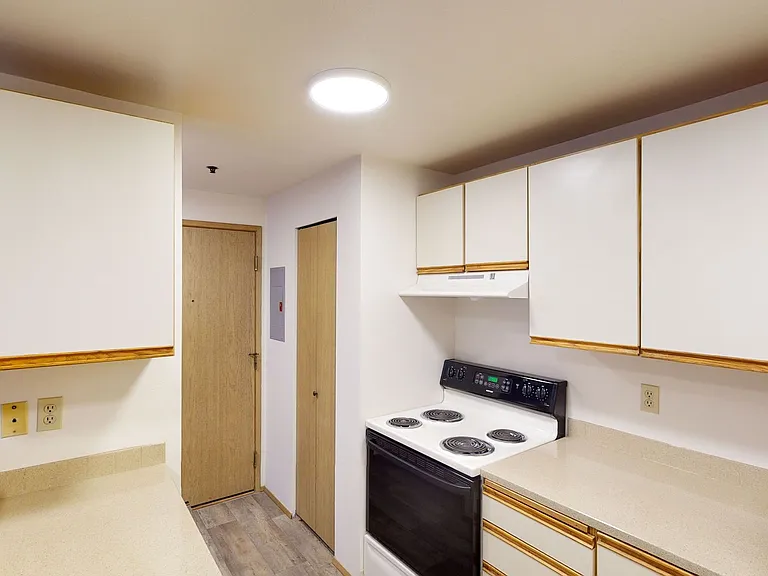 Shannon 2 Apartments — Photo 32