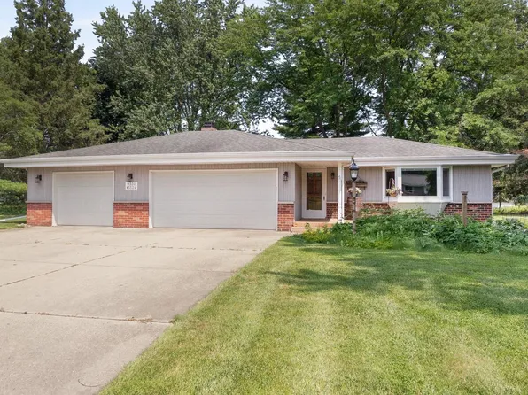 W332N5524 Linden CIRCLE WEST West, Nashotah, WI 53058