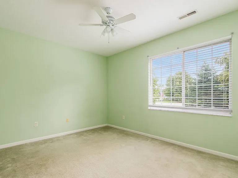 8057 Cranes Crossing Dr — Photo 20