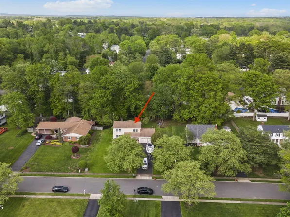 12 Dickinson Lane, Manalapan, NJ 07726