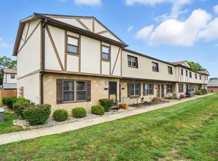 3828 Queen Anne Pl #B8, Grove City, OH