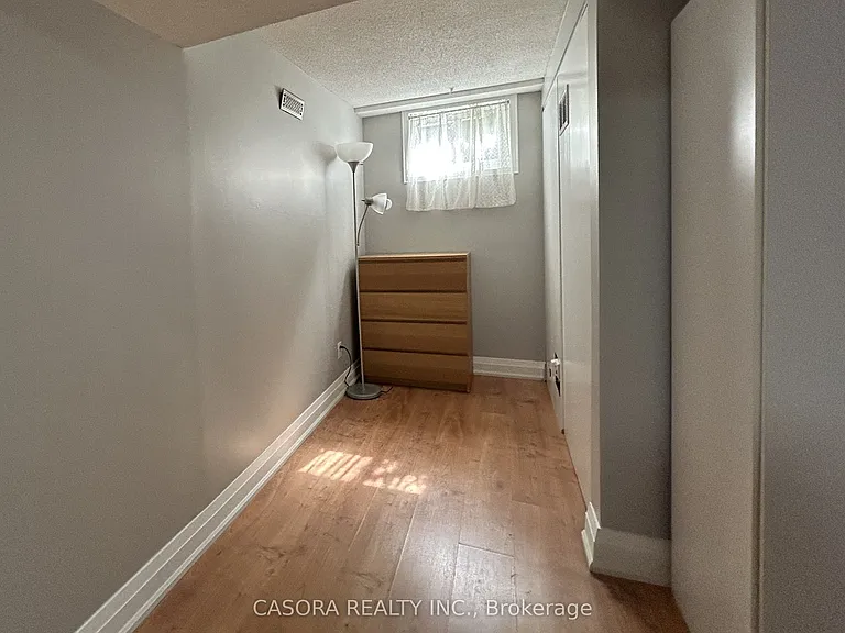 4258 Longmoor Dr #LOWER — Photo 14