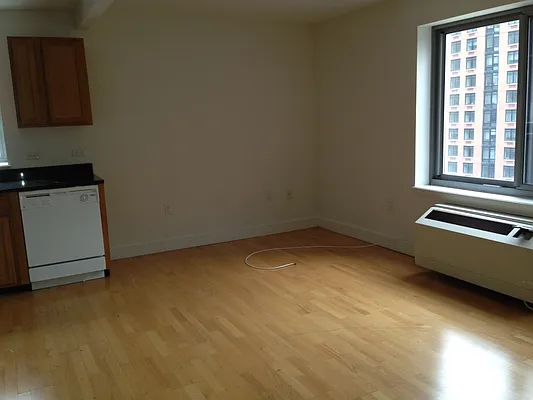 Rented by MNS | media 40