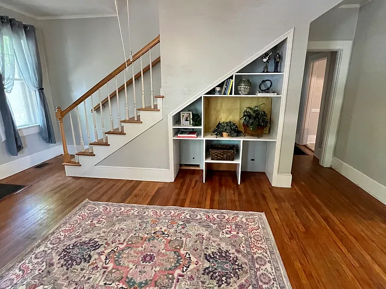 511 S Walker St — Photo 10