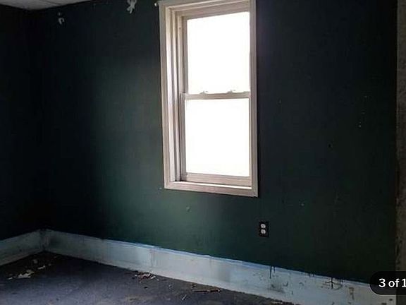 3rd image of 1124 Church Ave