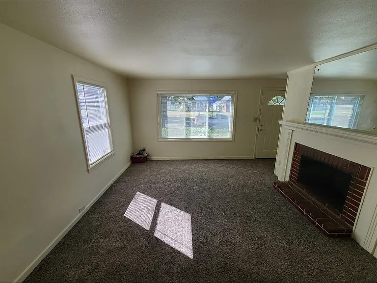 4944 N 24th Pl — Photo 3