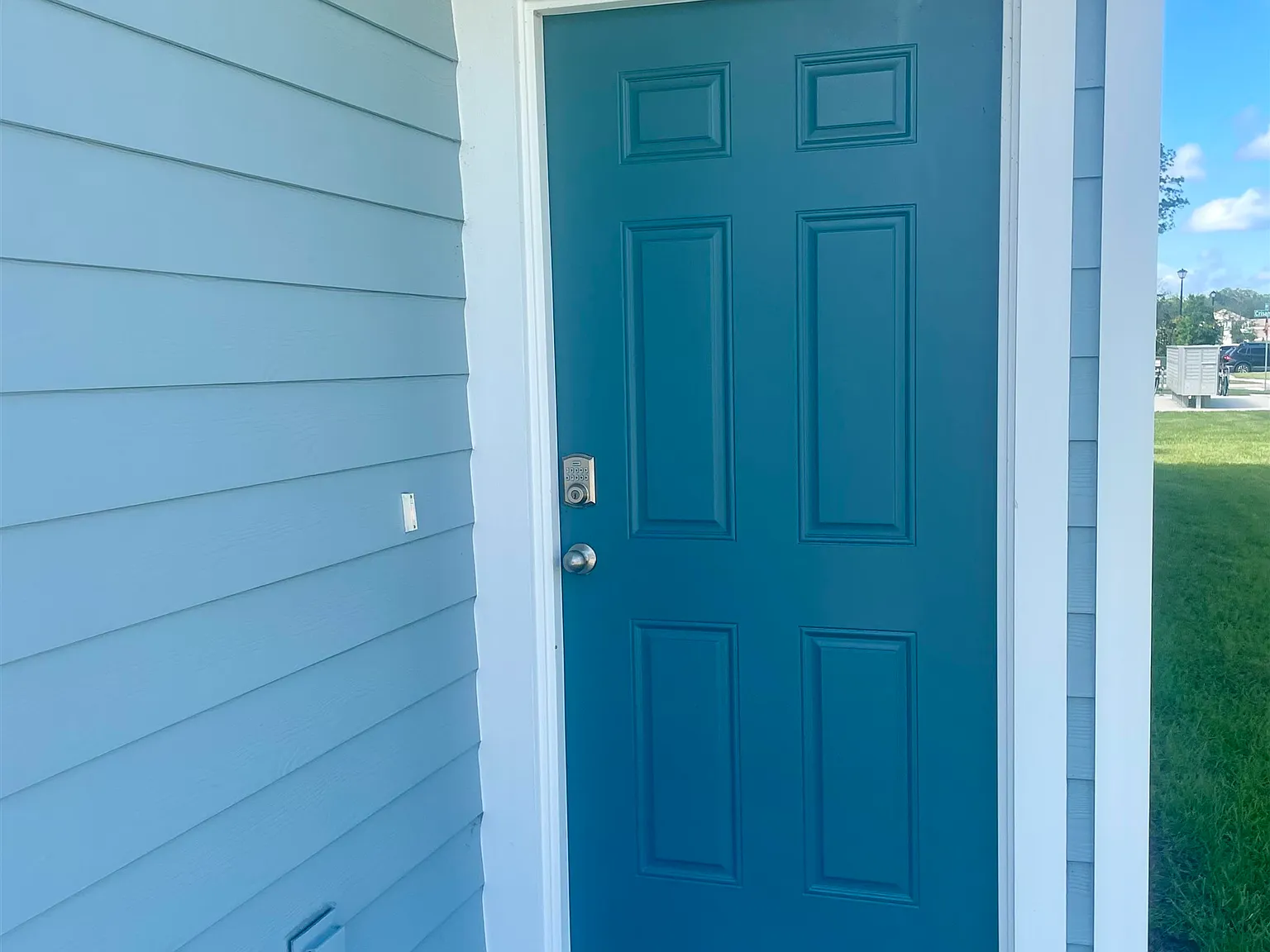 3 bed, 2.5 bath, 1308 sqft, $1,850 — Photo 2