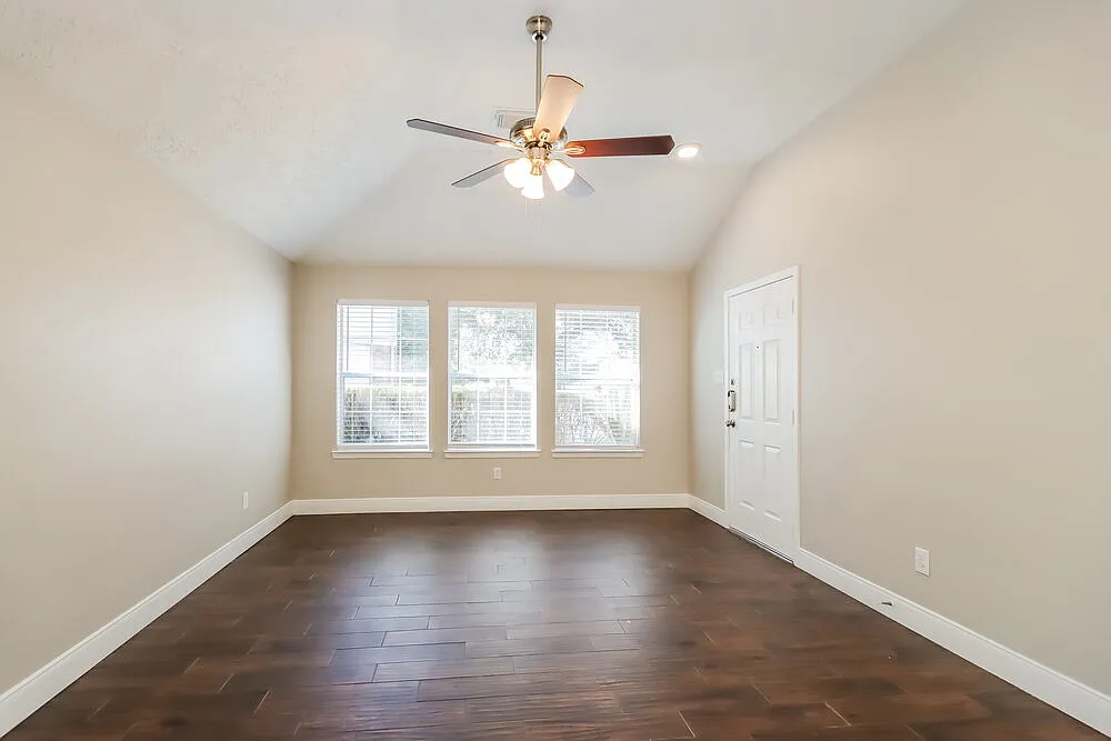 4 bed, 2.0 bath, 1675 sqft, $1,860 — Photo 3
