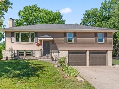 418 SW Stratford Rd, Lees Summit, MO, 64081