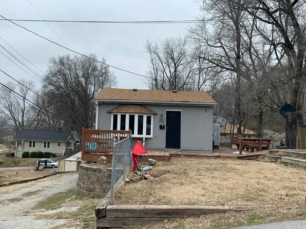 9720 E Scarritt Ave, Independence, MO 64053
