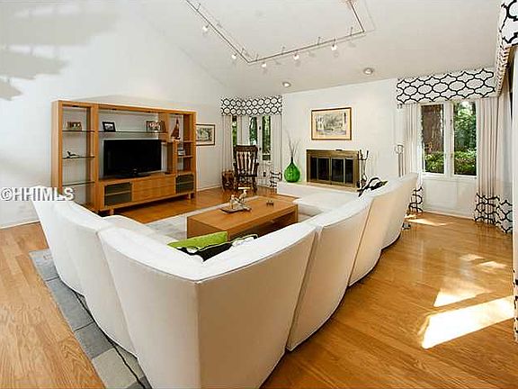 5th image of 84 Hickory Forest Dr