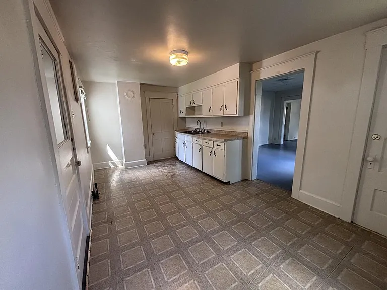 1917 S Elliott St — Photo 11
