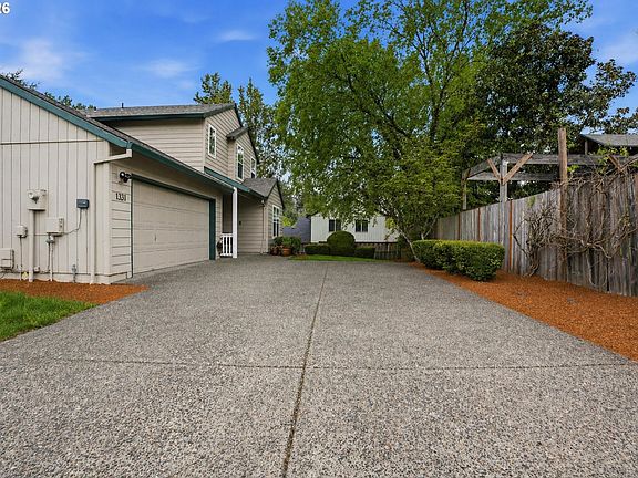 3rd image of 1331 NE 85th Ct