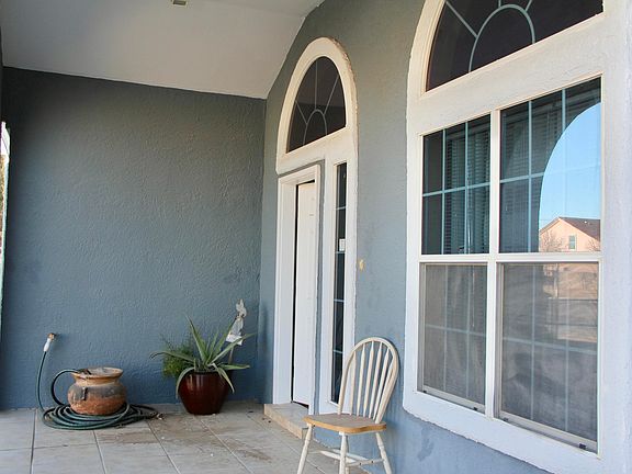 3rd image of 3613 Lantana Ln