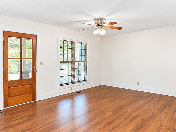 2nd image of 2141 County Road 1043